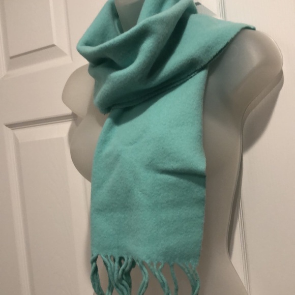VTG Great accent for cold weather lambswool scarf. - Picture 2 of 10
